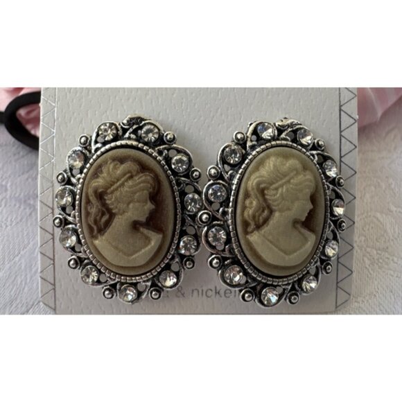 Classic Bone Cream Tan Cameo CZ Silver Tone Oval Earrings NEW - Picture 3 of 9